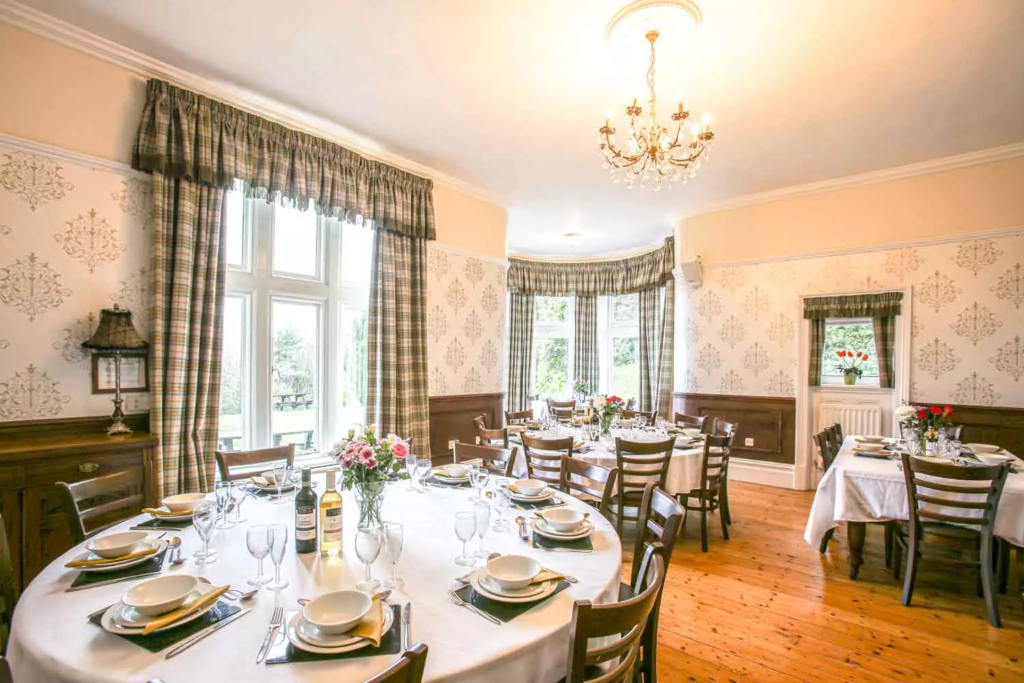 Roaches Hall – photo 8
