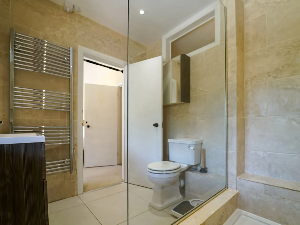 Large house for families in somerset