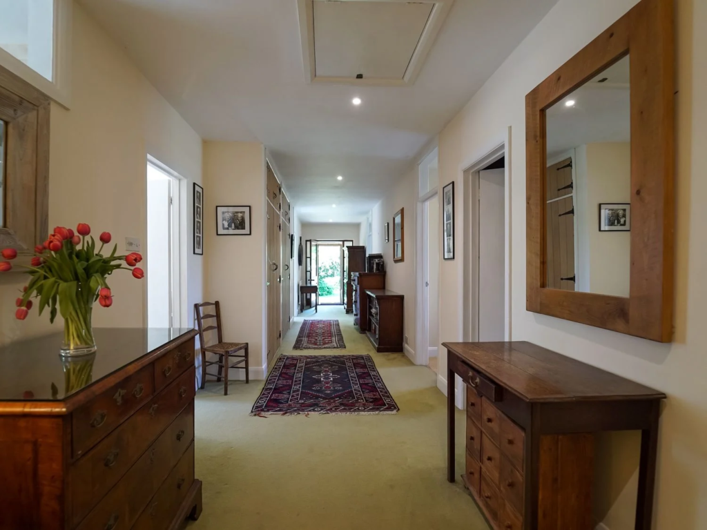 Large group accommodation near Somerset