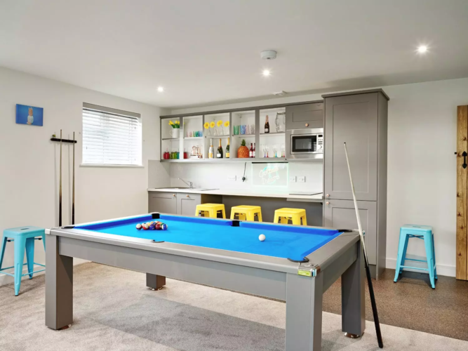 unique party house with pool table