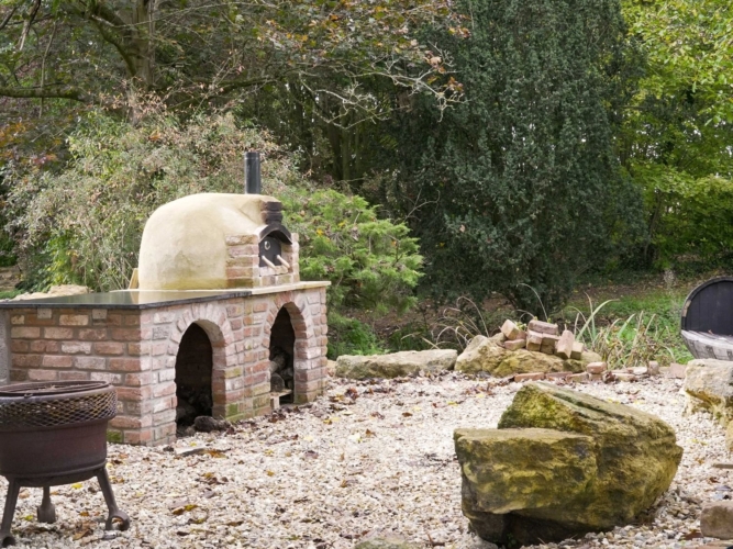 party houses with pizza oven near somerset