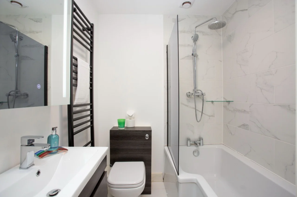 Group accommodation for 22 near Bristol