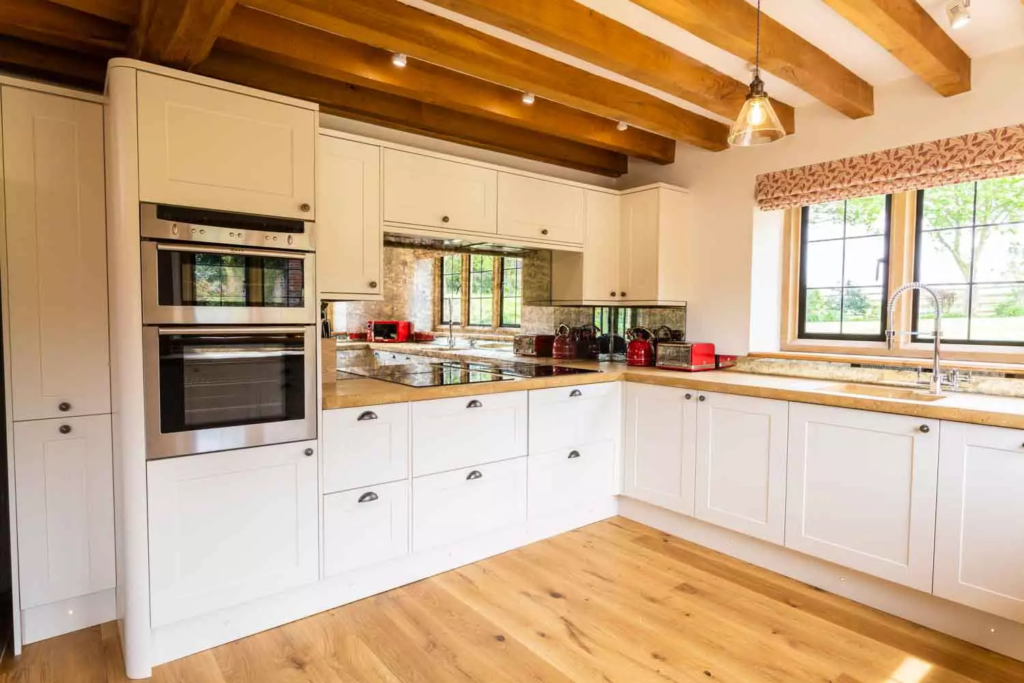 Group accommodation near bath for 17