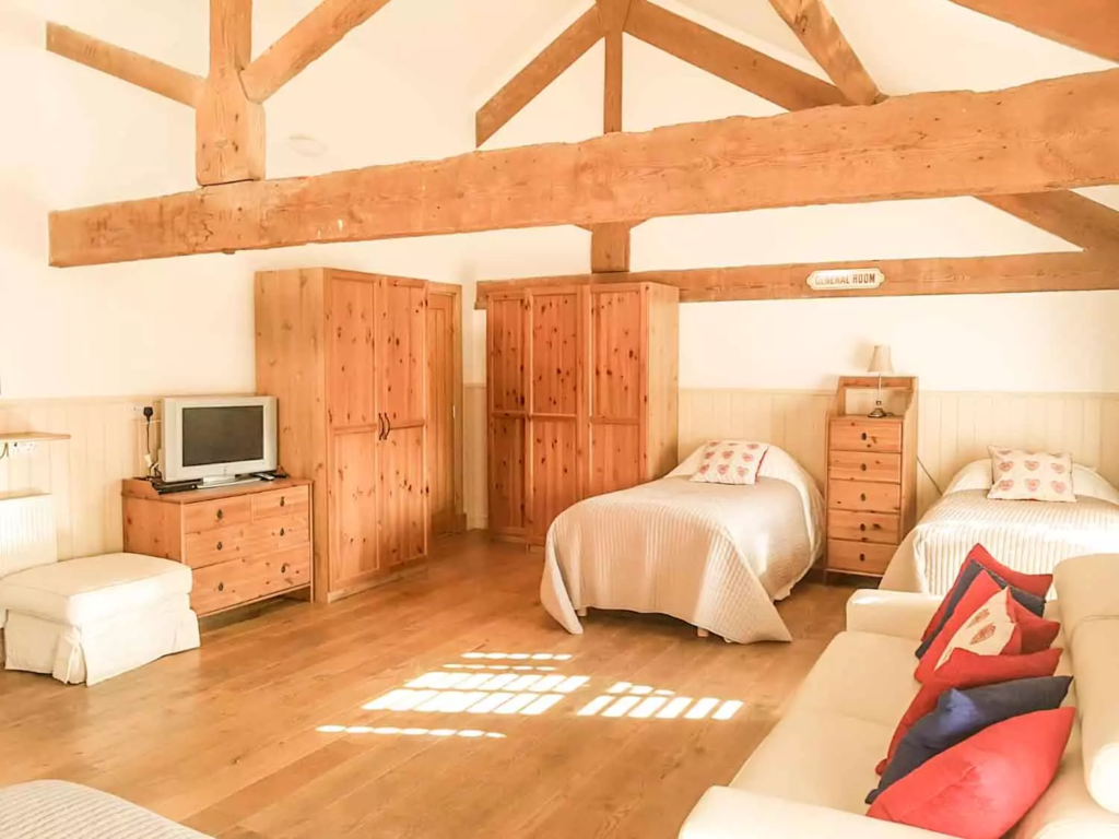 Party House to rent near the coast