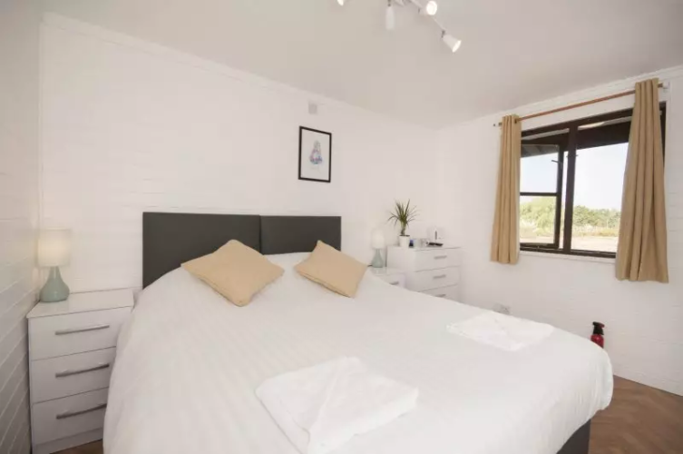 corporate accommodation near london for 27 guests
