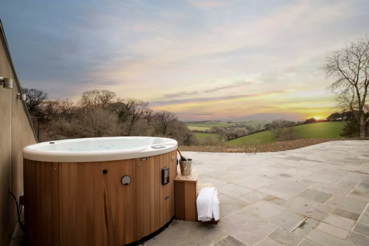 Dartmoor accommodation with swimming pool