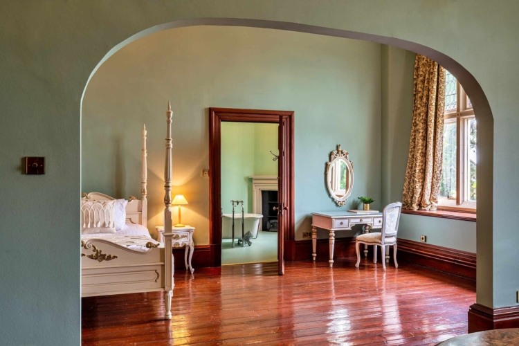 Manor House near Gloucester for hen party