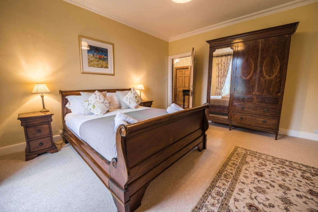 Large group accommodation rental