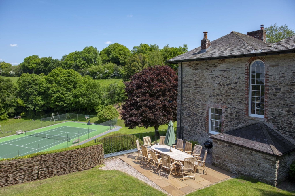 Large holiday house rentals near me