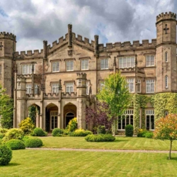 castle for family reunion