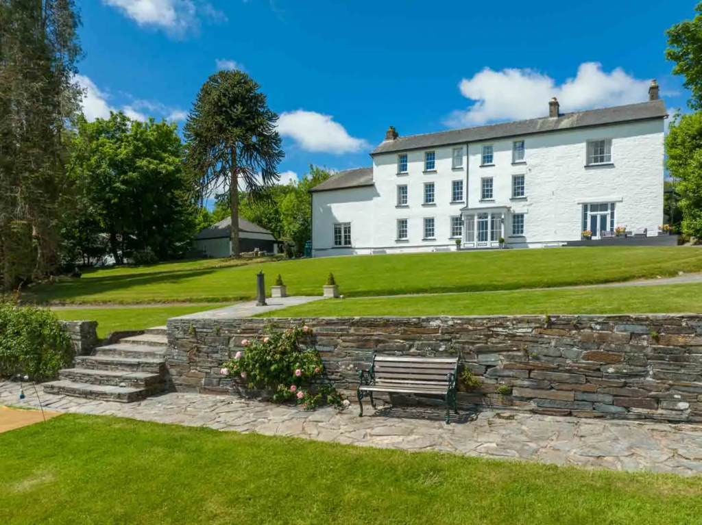 Roe Manor