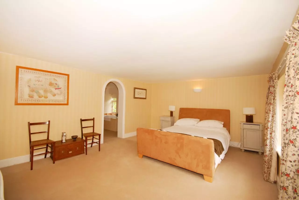 Lyonshall House – photo 16