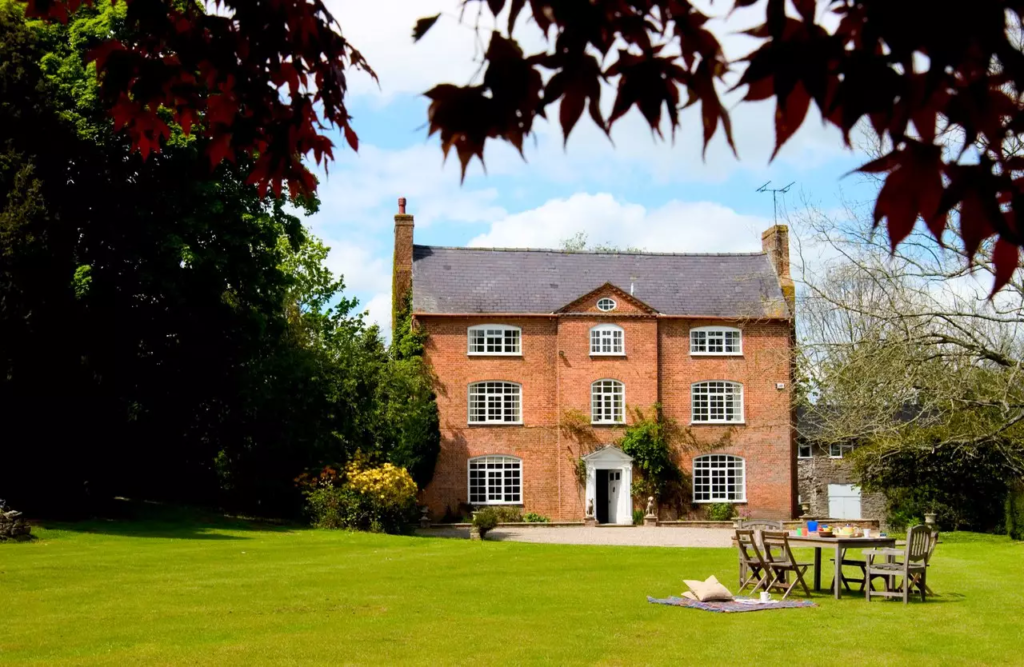 Lyonshall House