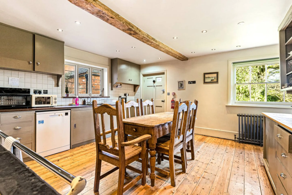 Finn Manor – photo 12
