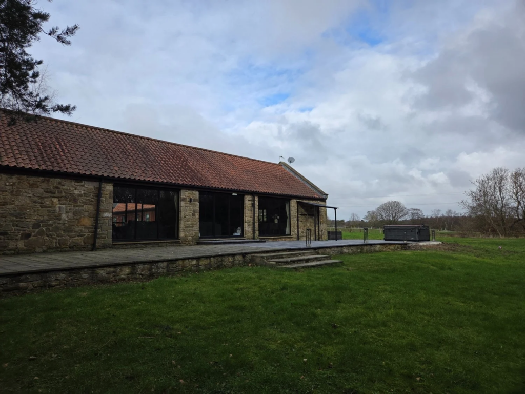 Magpie Stables – photo 10